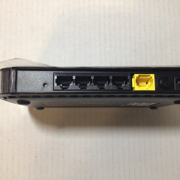 Netgear N150 150 Mbps 4-Port 10/100 Wireless N Router (WNR1000) - Picture 3 of 5
